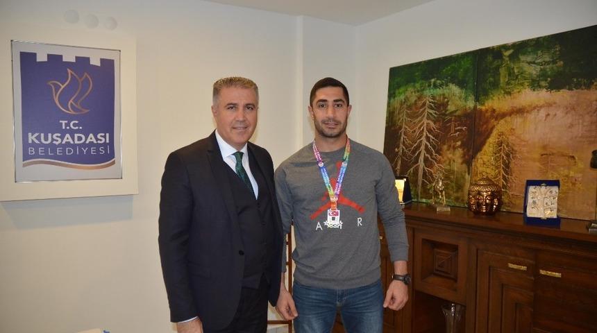 Kuşadalı Ozan Ali Akkılıç Türkiye Şampiyonu oldu