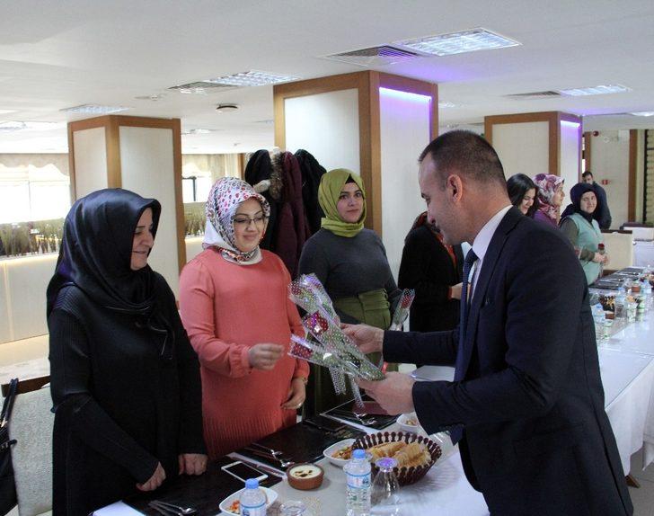 Ağrı Milli Eğitim Müdürü Tekin, Kadınlar Günü’nü Kutladı G2