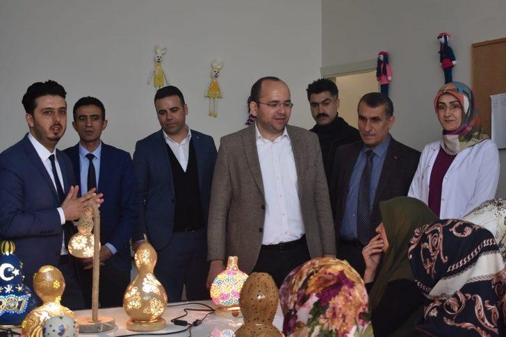 Şiddet gören kadınlar anısına resim sergisi açtı G4