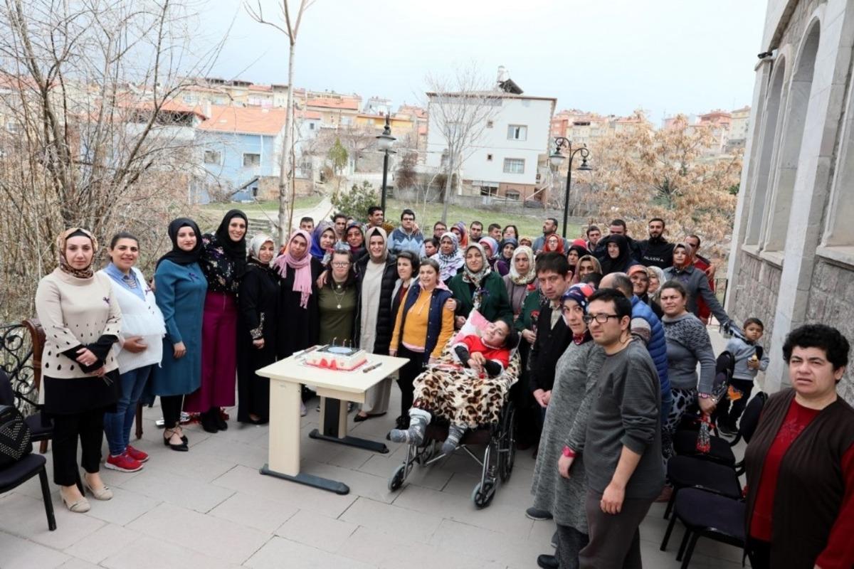 &Ouml;zel İnsanlar Eğitim Merkezi&rsquo;nde &ldquo;D&uuml;nya Kadınlar G&uuml;n&uuml;&rdquo; kutlaması