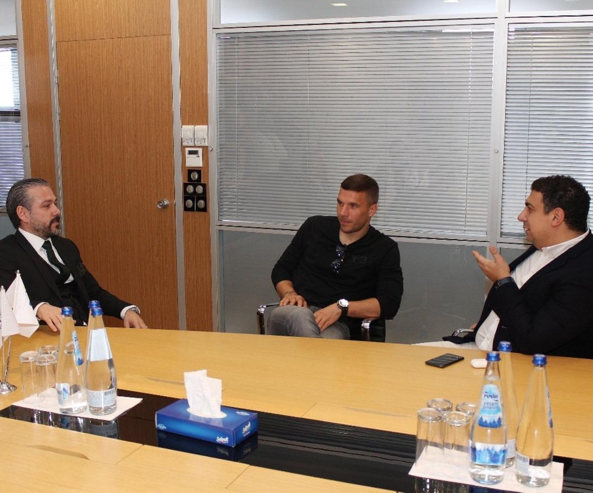 Fraport TAV Genel M&uuml;d&uuml;r&uuml; Deniz Varol: "Antalyaspor&rsquo;un yanında olmak bize g&uuml;&ccedil; ve gurur veriyor"