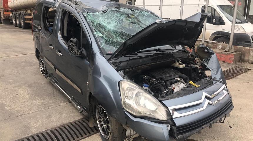 Rize'de hafif ticari ara&ccedil; takla attı: 1 yaralı