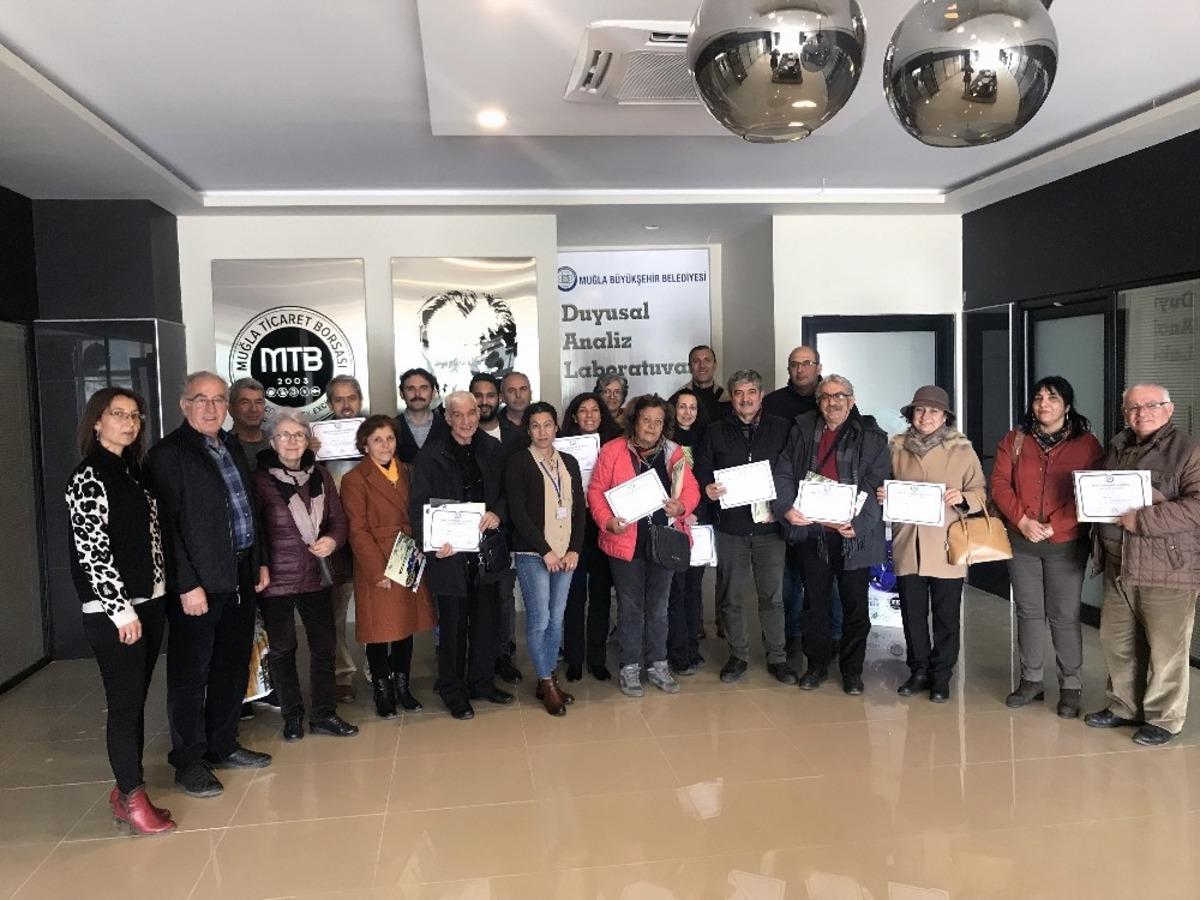 Zeytinyağı tadım eğitimleri devam ediyor