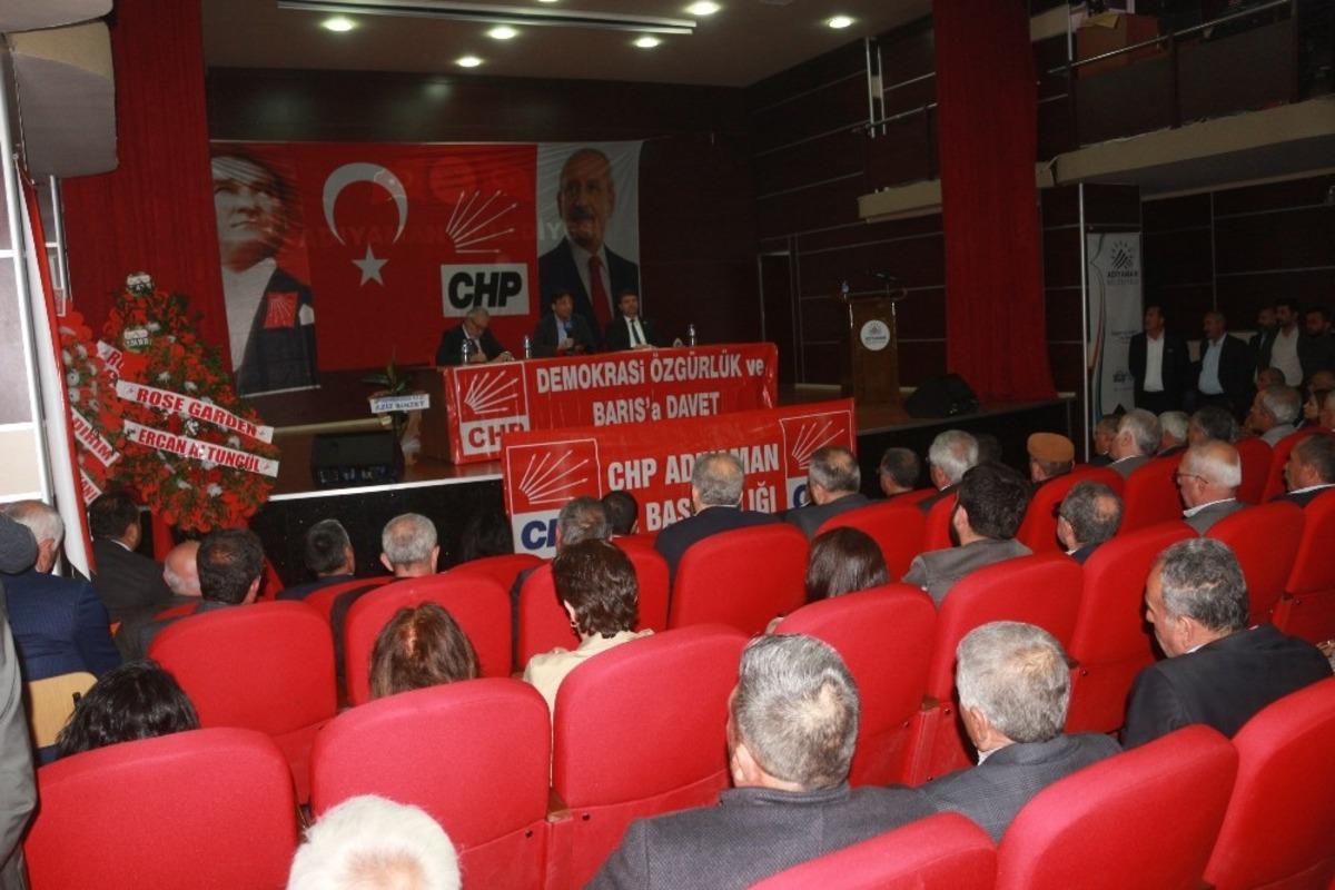 &rsquo;Demokrasi ve hukuk&rsquo; konulu konferans d&uuml;zenlendi