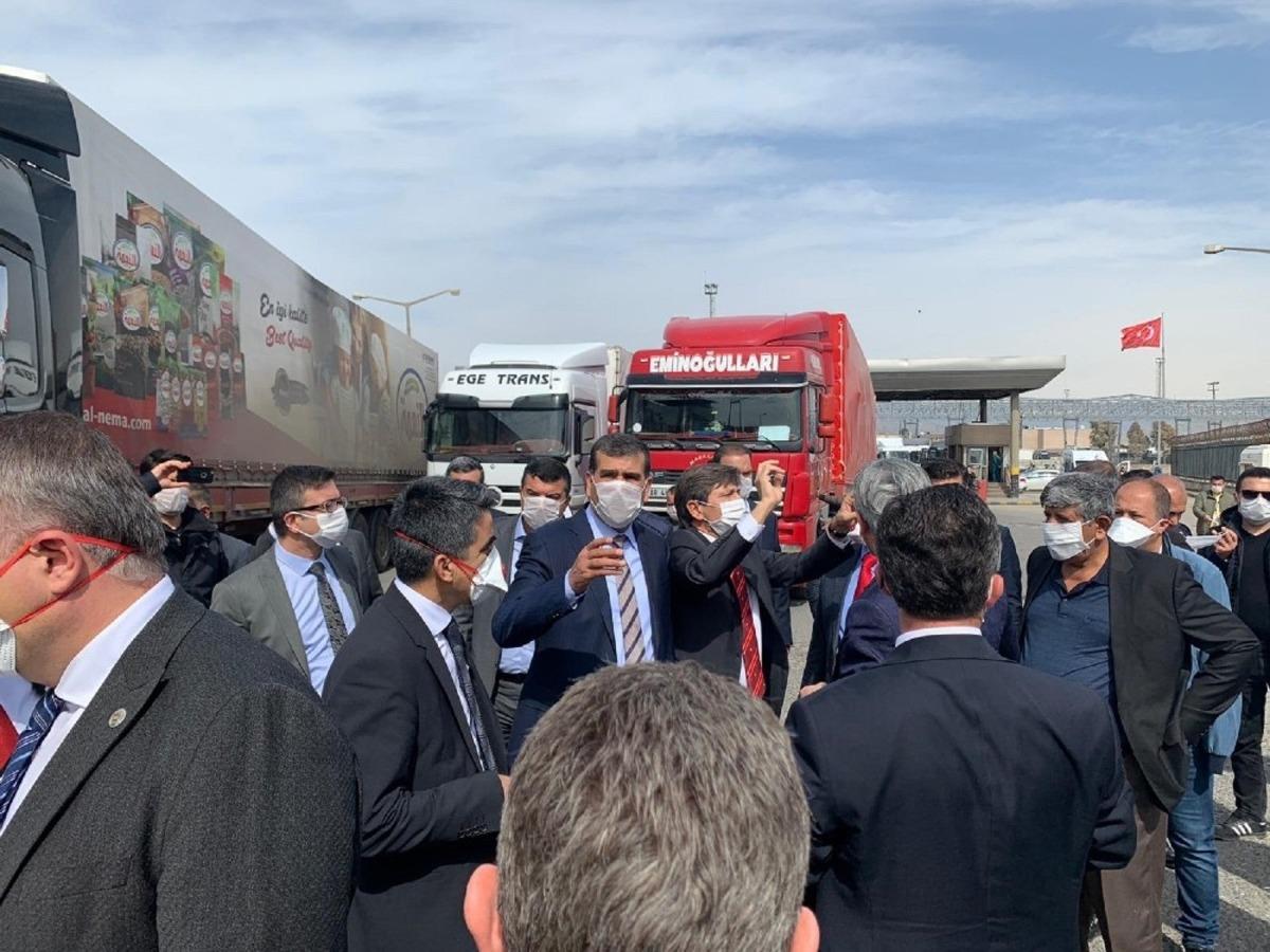 İhracat&ccedil;ılar Habur Sınır kapısındaki sorunlar i&ccedil;in &ccedil;&ouml;z&uuml;m arıyor