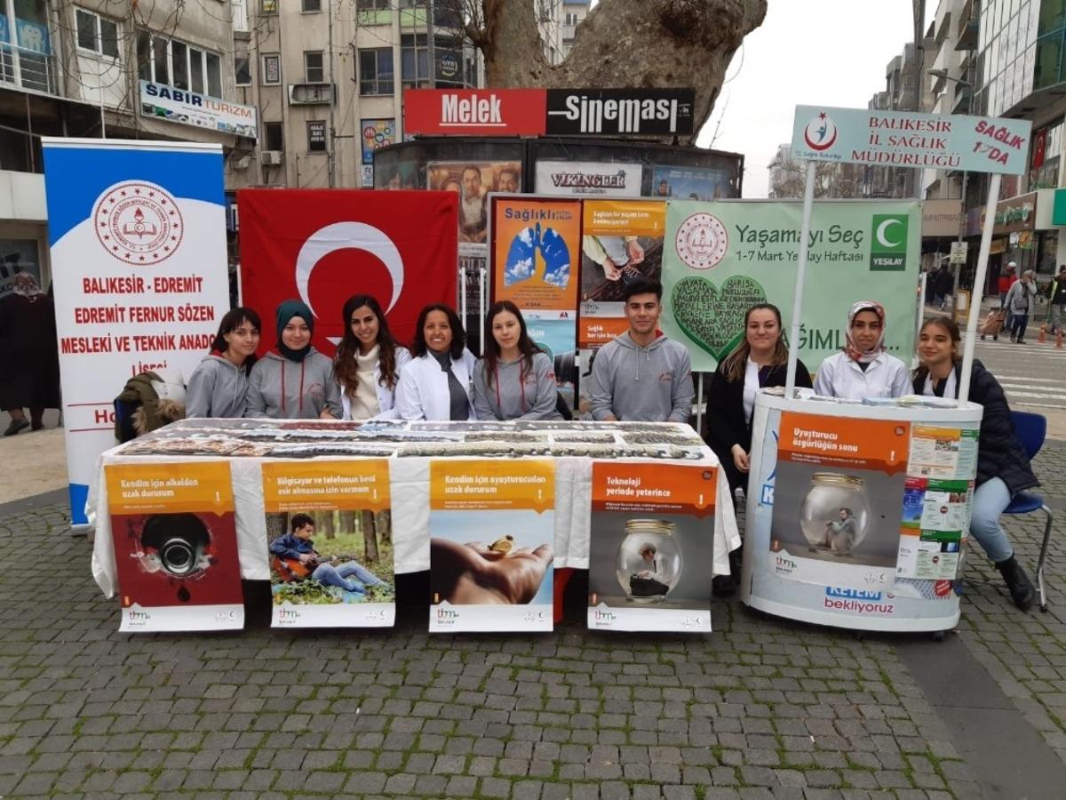 Uyuşturucudan uzak durulması i&ccedil;in stant a&ccedil;tılar