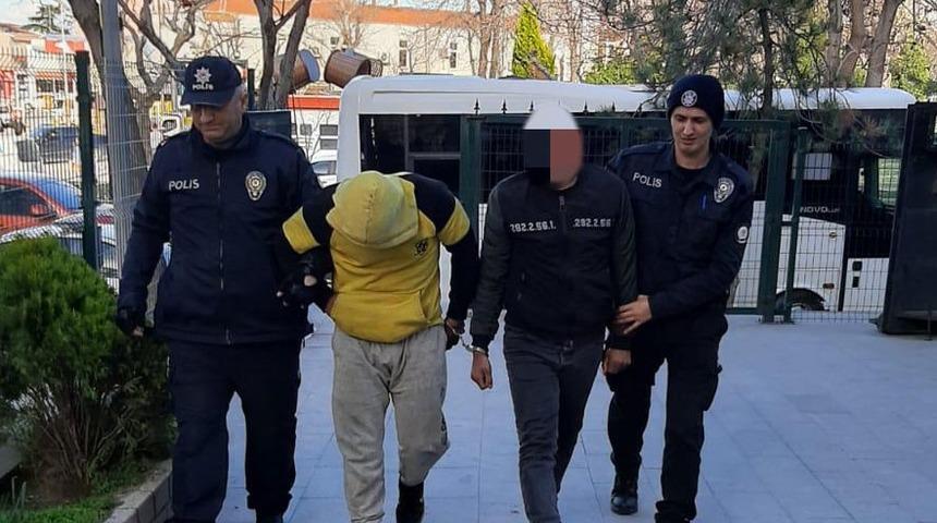 Kablo hırsızları, &ouml;nce kameraya ardından polise yakalandı