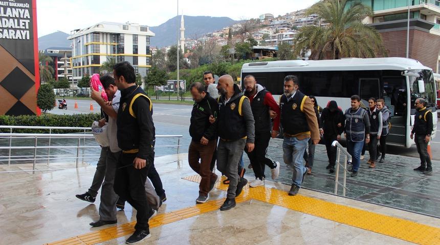 Antalya'nın Alanya il&ccedil;esinde fuhuş operasyonu! Tutuklandılar