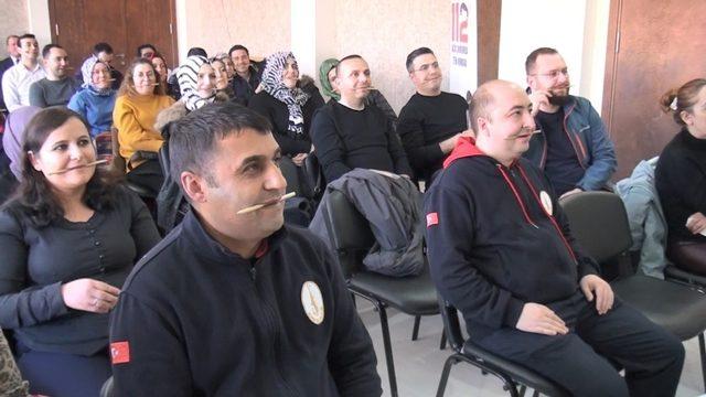 Kütahya’da 112 Acil Çağrı Merkezi personeline diksiyon eğitimi