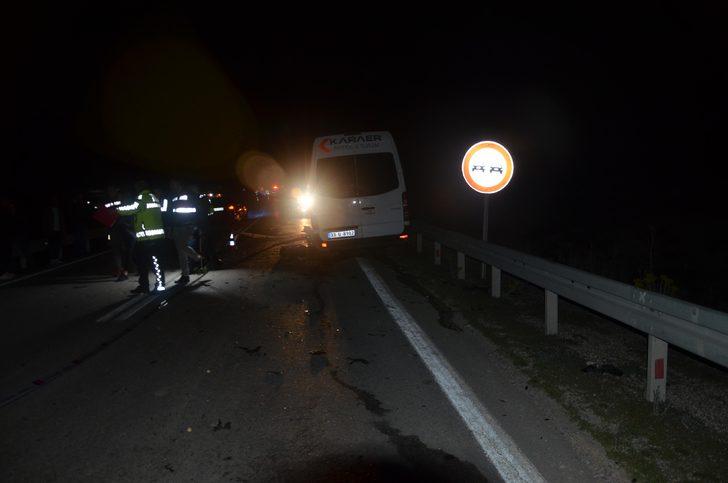 İşçi servisi ile otomobil çarpıştı: 1 ölü, 9 yaralı G5