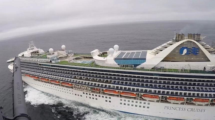 ABD'de yolcu gemilerinin limanlardan ayrılması 30 gün askıya alındı