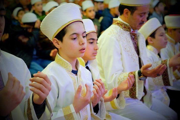 Küçük hafızlar şehitler için dua etti G1