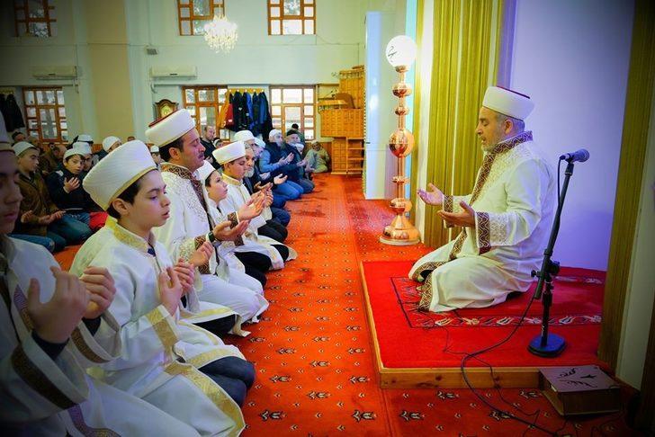 Küçük hafızlar şehitler için dua etti G2