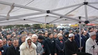 İYİ Parti milletvekili Aylin Cesur’dan şehit cenazesinde tepki çeken görüntüye yanıt!