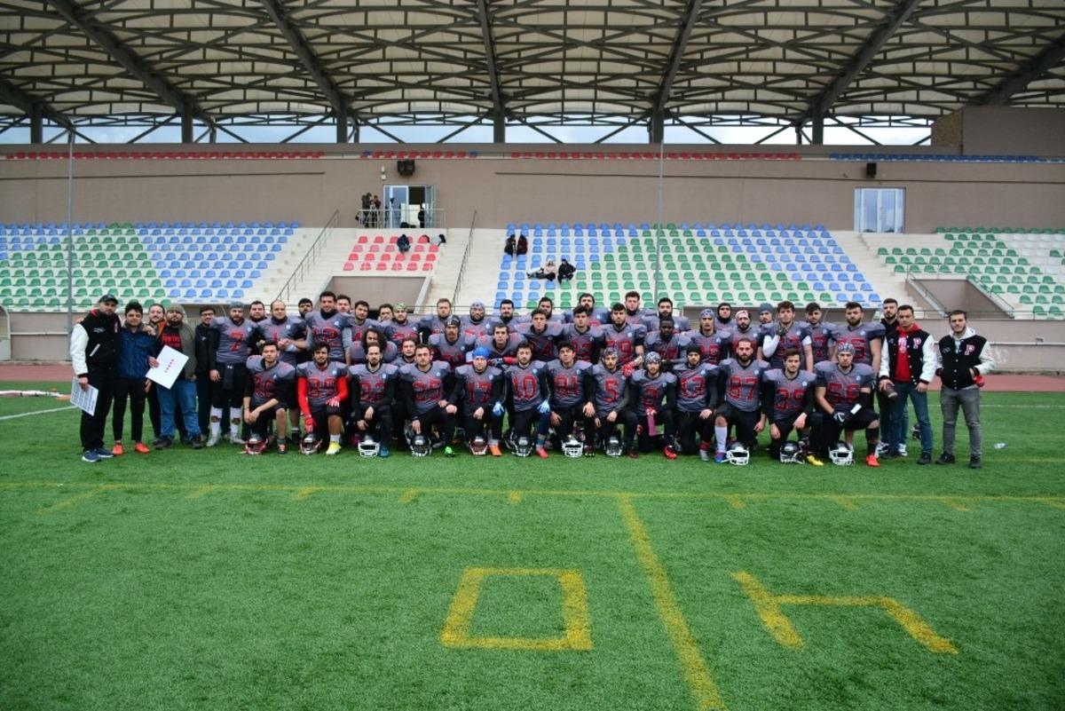 Panterler &ccedil;eyrek finalde