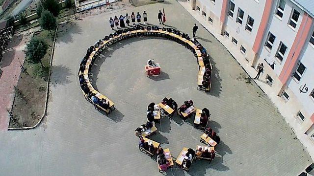 Öğrenciler şehitler için hatim indirdi