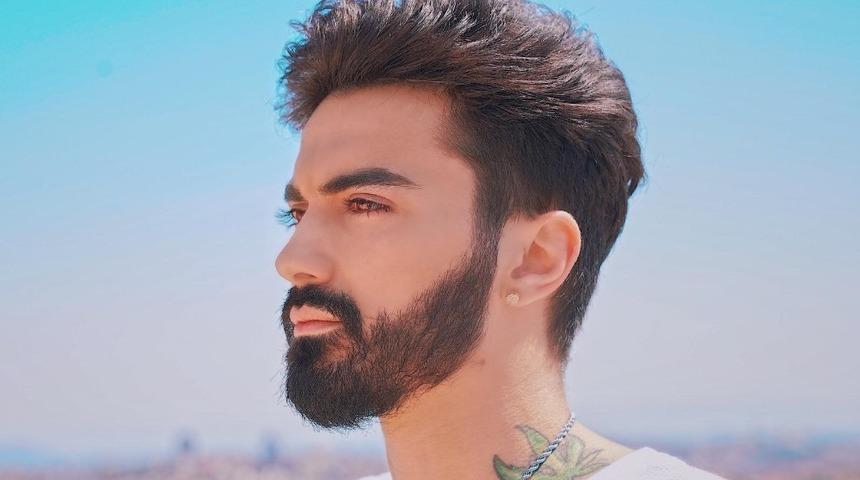 Şarkıcı Onur Elmas yeni projelerini anlattı