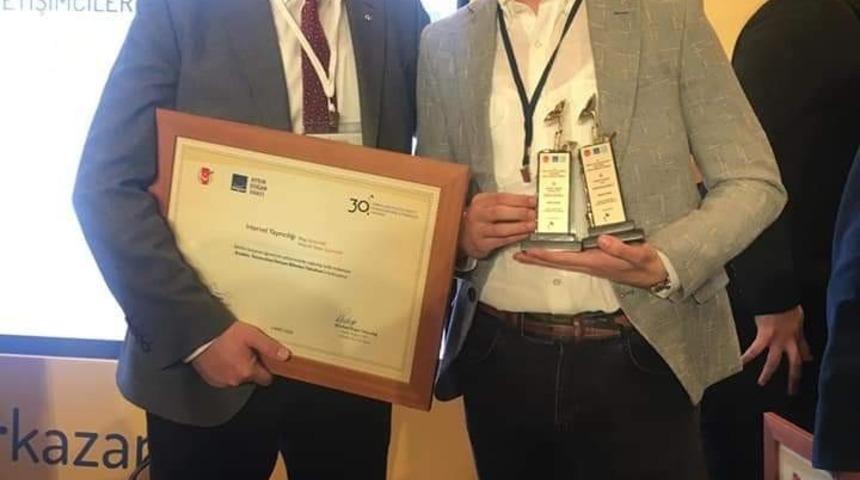 Anadolu Üniversitesi öğrencisine 2 ayrı ödül