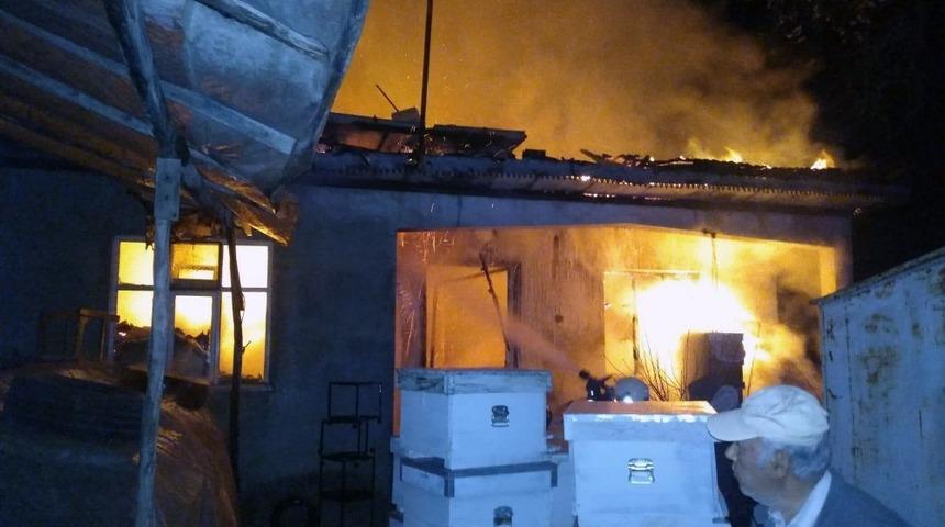 Ula’da ev yangını