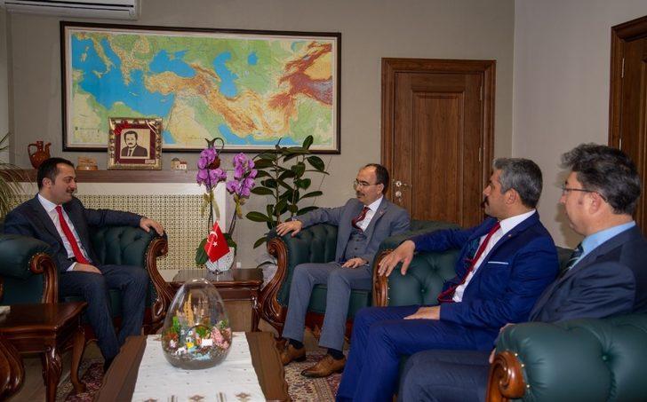 Rektör Beydemir, Vali Şentürk’ü ziyaret etti G2