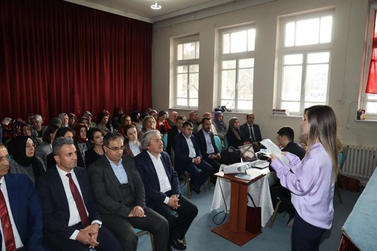 Bilecik&rsquo;te &ldquo;Girişimci Kadın Kooperatiflerinin G&uuml;&ccedil;lendirilmesi&rdquo; eğitim toplantısı d&uuml;zenlendi