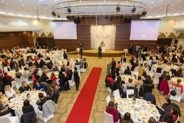 Başkan Çebi, kadın çalışanlarla buluştu G1