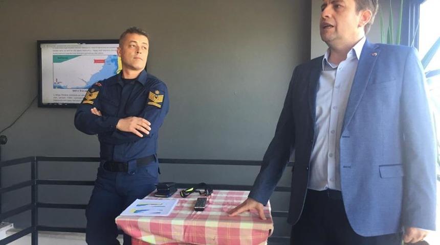 Burhaniye’de balıkçılara suni resif uygulaması anlatıldı