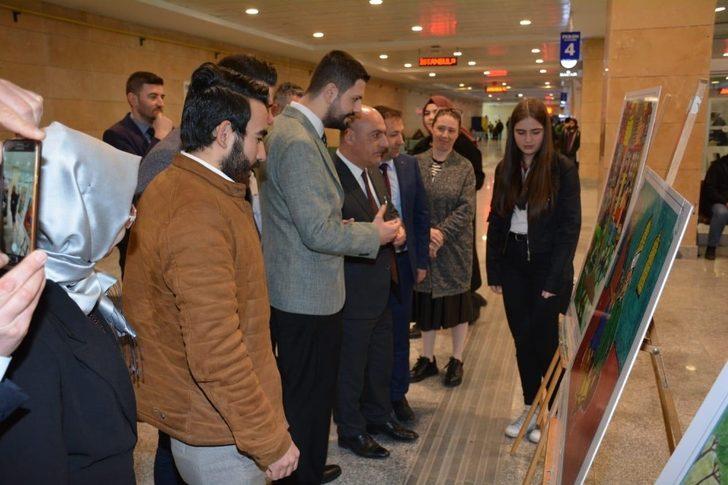 ‘Çizimlerle 40 Hadis’ yarışmasının ödülleri Eskişehir’de sahiplerini buldu G5