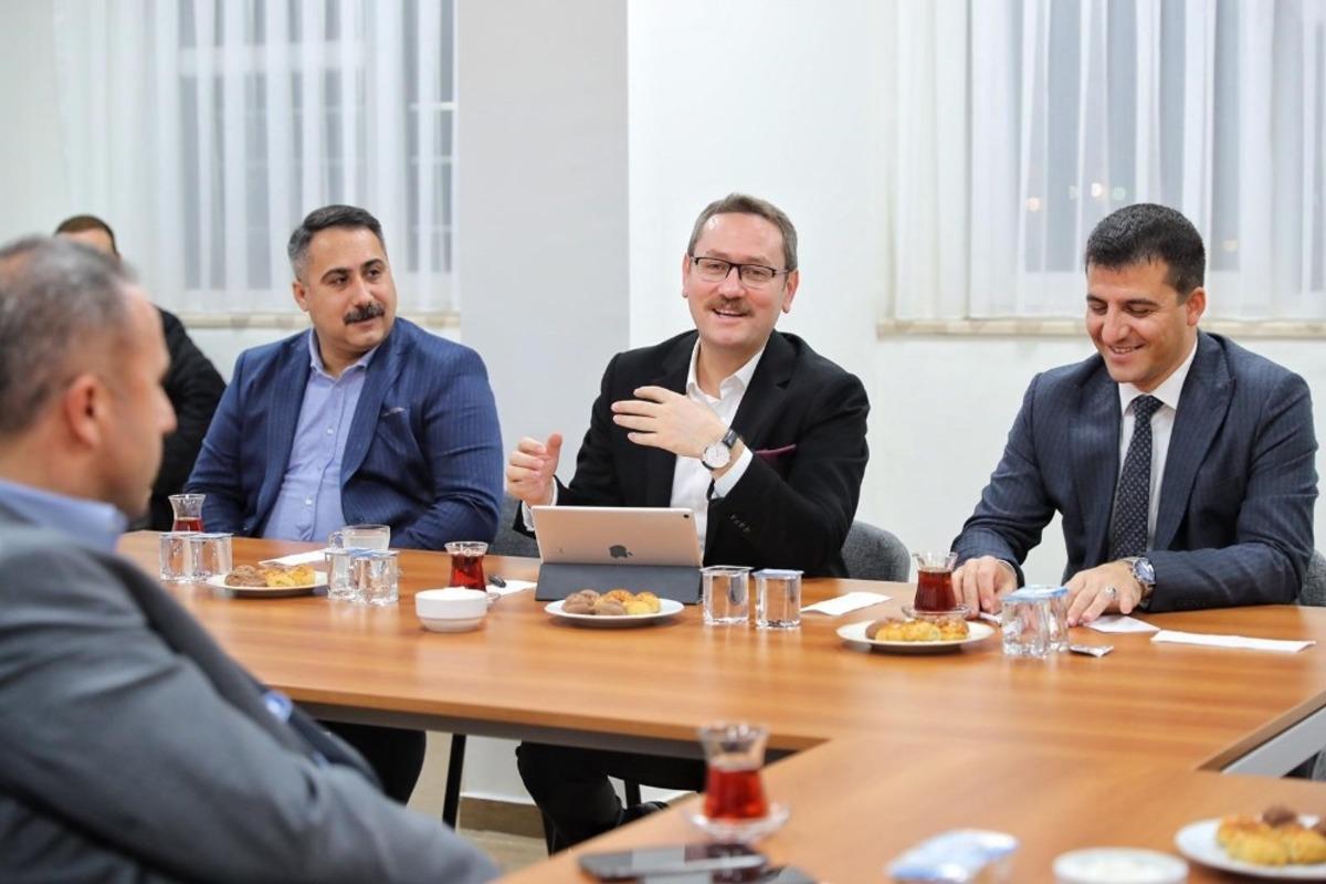 Başkan Kartoğlu, Bah&ccedil;ekentli y&ouml;neticilerle buluştu