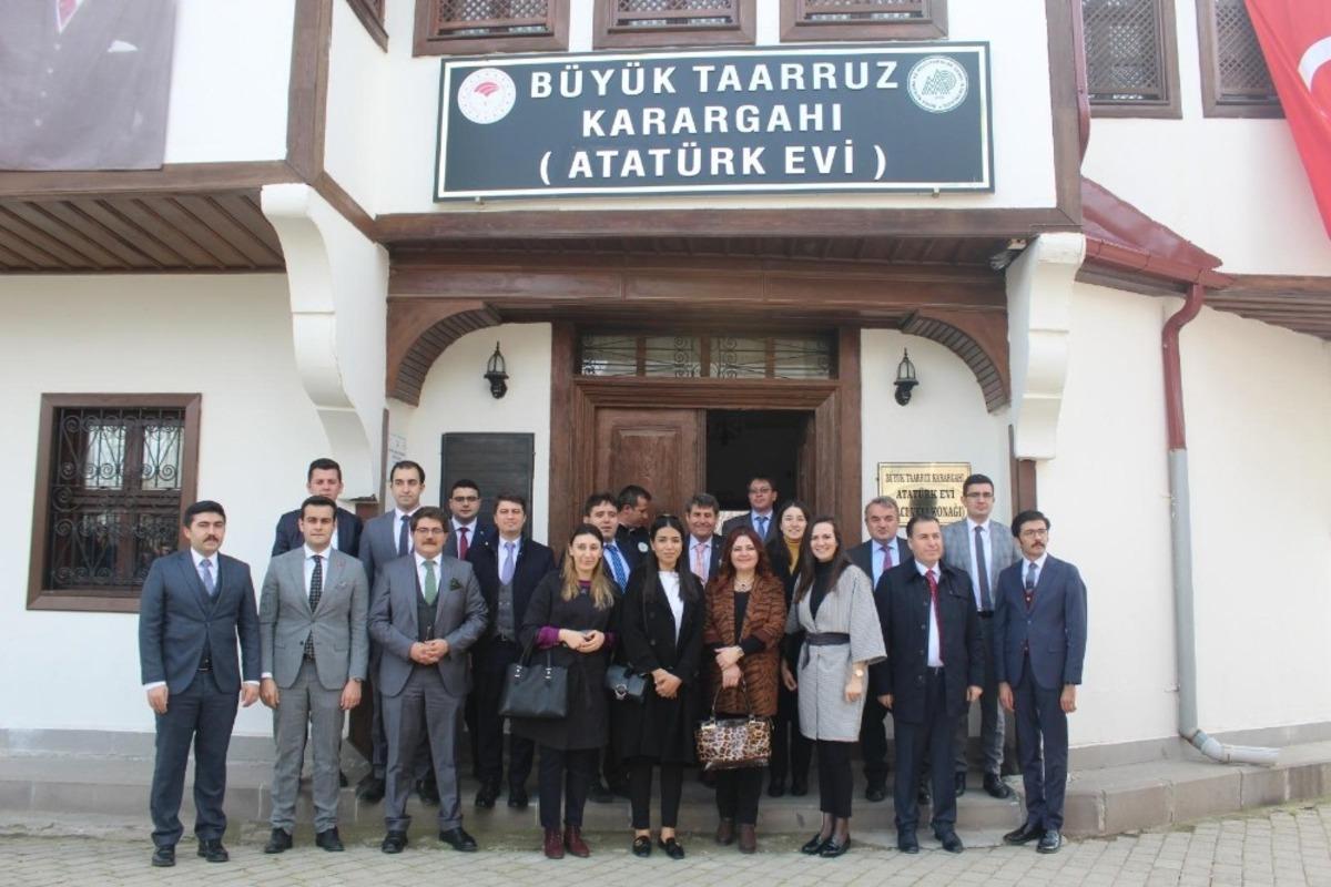 Afyonkarahisar&rsquo;ın il&ccedil;e kaymakamlarından B&uuml;y&uuml;k Taarruzun kazanıldığı topraklara ziyaret