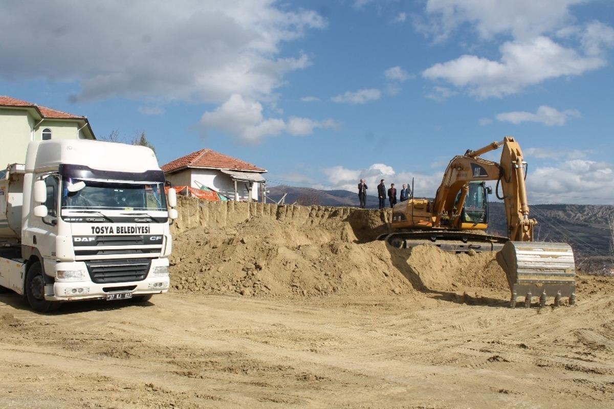 Tosya&rsquo;da Yatılı Kur&rsquo;an Kursu inşaatına ilk kazma vuruldu