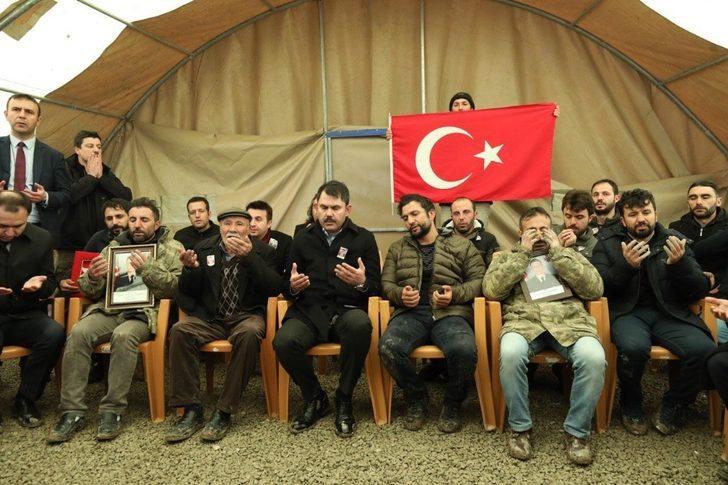 Şehit babasının sözleri Bakan Kurum'u duygulandırdı G4