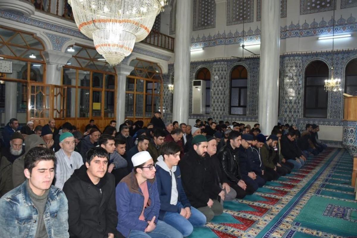 Şehit Mehmet&ccedil;ikler sabah namazında anıldı