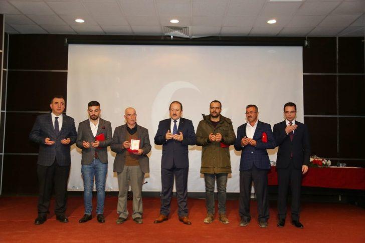 Vali Pehlivan, Cizreli Kıbrıs Barış Harekatı gazilerine madalyalarını takdim etti G5