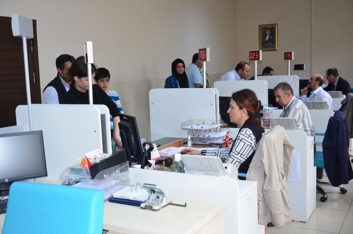 N&uuml;fus m&uuml;d&uuml;rl&uuml;klerinde &ccedil;alışma saatleri uzatıldı