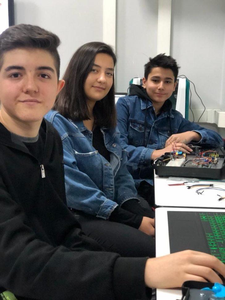 MER Koleji öğrencileri robotik kodlama yarışmalarına hazırlanıyor G5