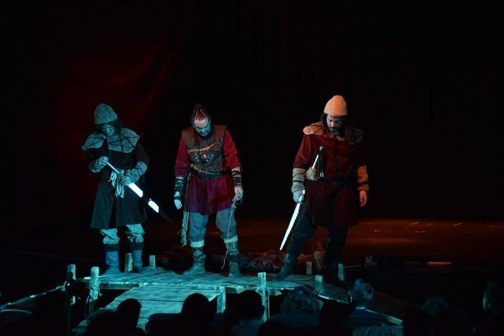 Bu oyunda gerilim, dram, aşk ve komedi bir arada G1