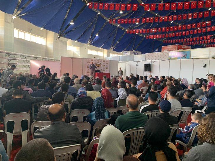 Prof. Dr. Şimşirgil’e Isparta Kitap Fuarı’nda yoğun ilgi G4