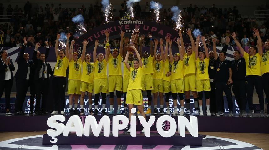 T&uuml;rkiye Kupası'nda zafer Fenerbah&ccedil;e &Ouml;zn&uuml;r Kablo'nun