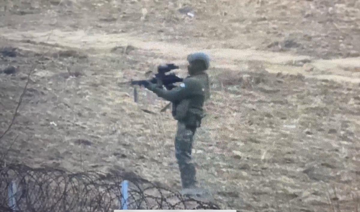 Yunan askeri sığınmacılara makineli t&uuml;fekle ateş a&ccedil;tı