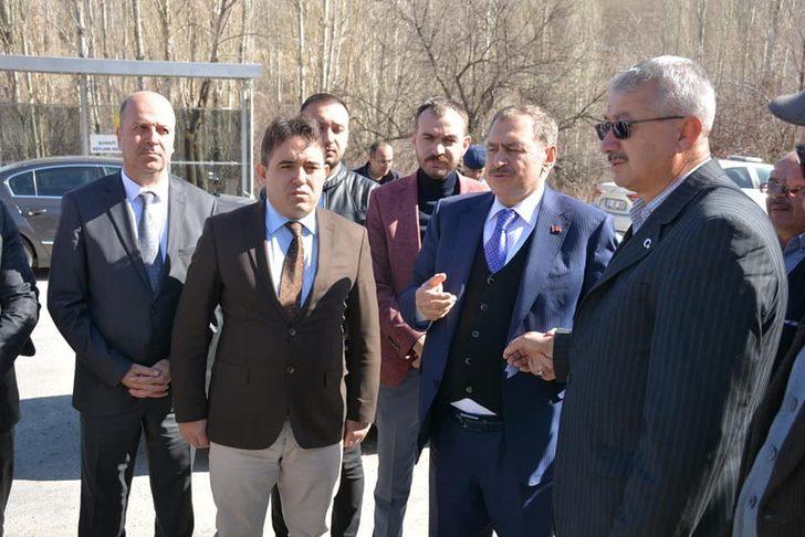 Eski Bakan Eroğlu memleketi Şuhut’ta şehit ailelerini ziyaret etti G4