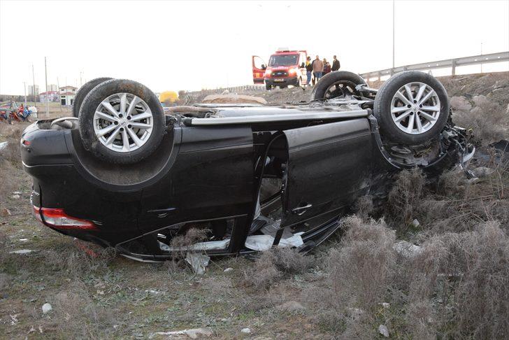Konya’da şarampole devrilen otomobildeki iki kişi yaralandı G1