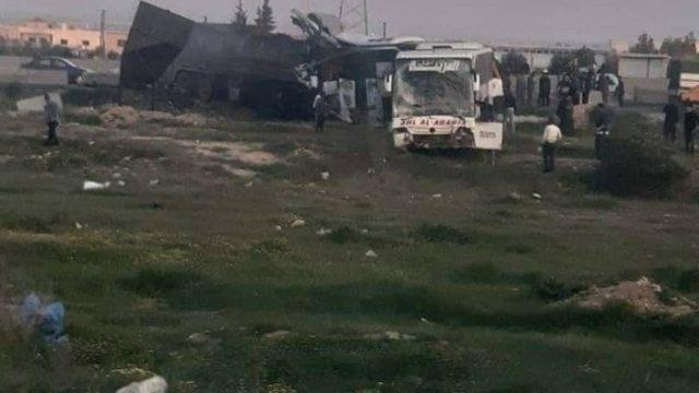 Suriye’nin başkenti Şam’da yakıt tankeri ile iki yolcu otobüsünün çarpışması sonucu meydana gelen kazada 30 kişi öldü, çok sayıda kişi yaralandı. ile ilgili görsel sonucu