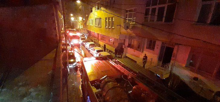 Esenler'de gecekondu alev alev yandı G2