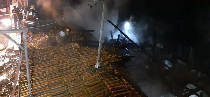 Esenler'de gecekondu alev alev yandı G4