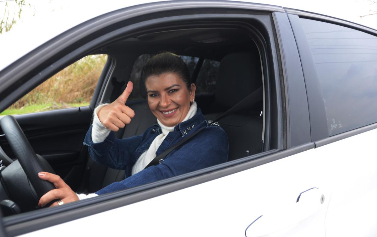 Fobisini yendi, 4 bin s&uuml;r&uuml;c&uuml;y&uuml; trafiğe &ccedil;ıkardı