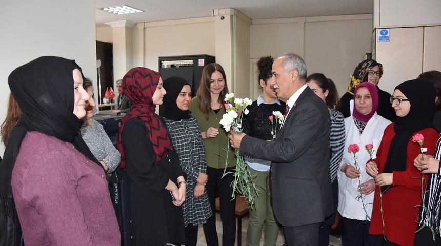 Başkandan kadın &ccedil;alışanlara s&uuml;rpriz