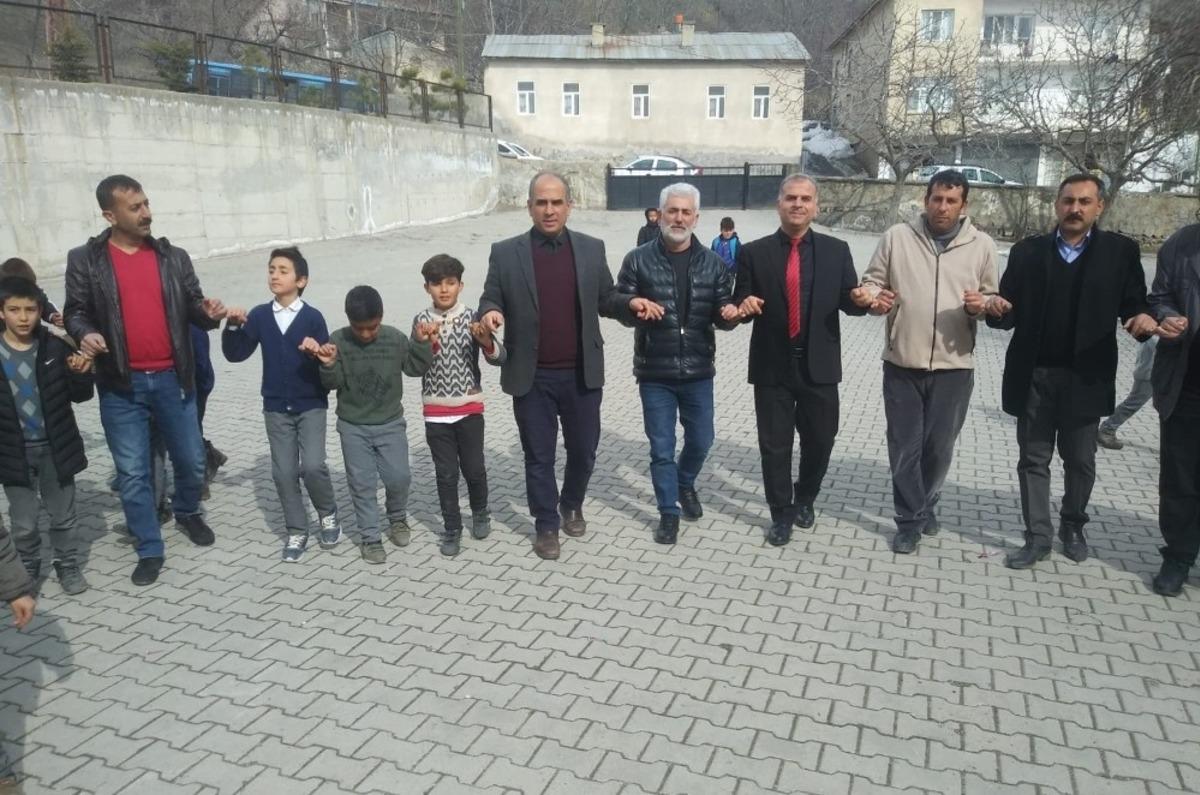 KYK &ouml;ğrencileri, minik kardeşleriyle g&ouml;n&uuml;l bağı kurdu