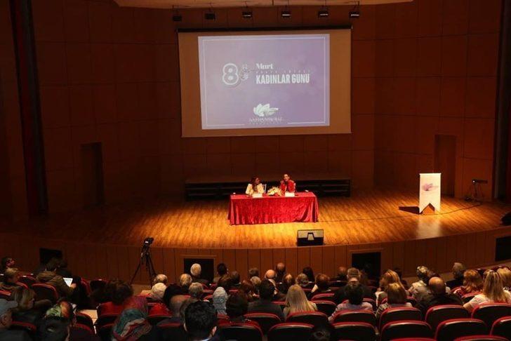 ‘Siyaset, Hukuk ve Medyada Kadın Algısı ve Hakları’ paneli düzenlendi G1