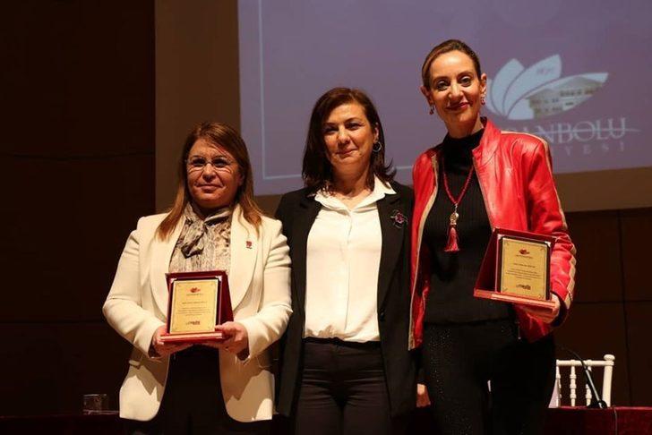 ‘Siyaset, Hukuk ve Medyada Kadın Algısı ve Hakları’ paneli düzenlendi G4